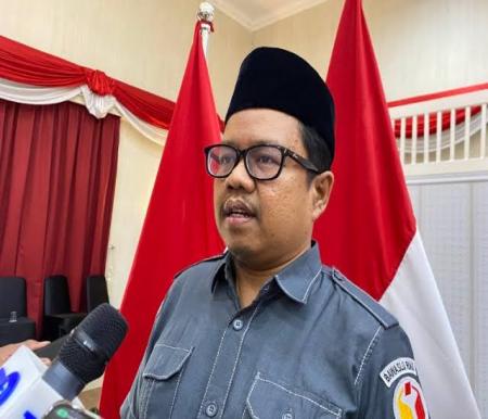 Ketua Bawaslu Riau, Alnofrizal (foto/yuni)